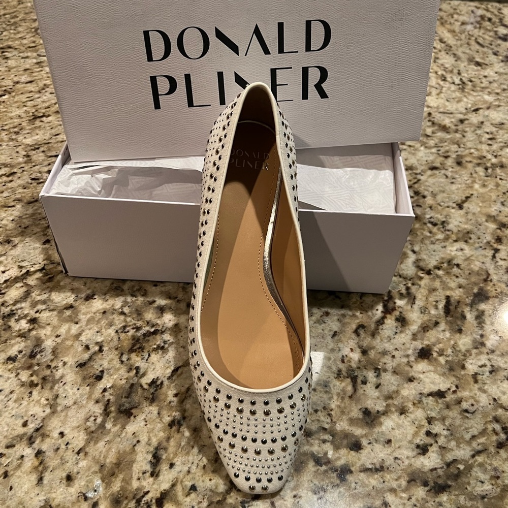 Donald Pliner Flats